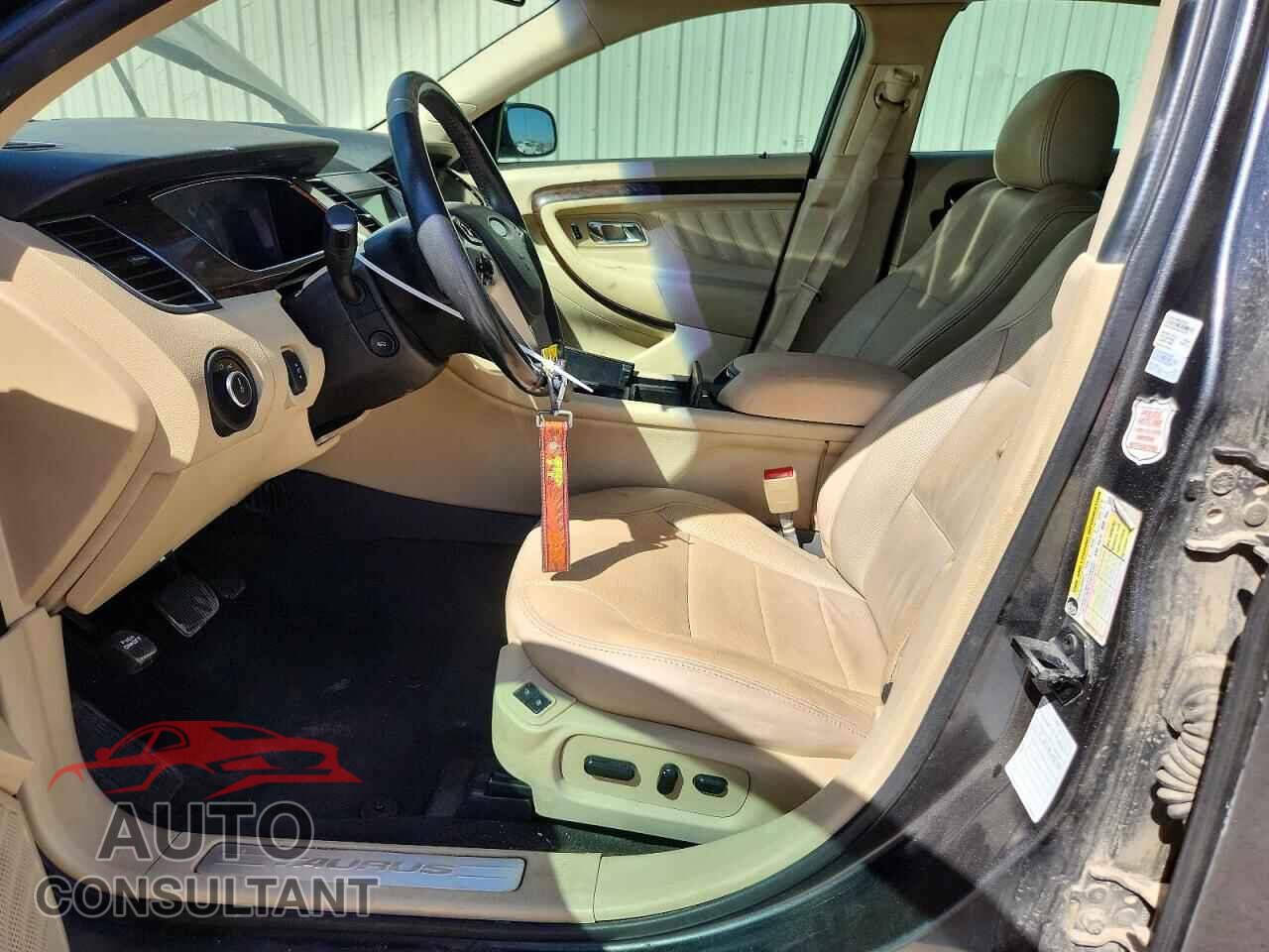 FORD TAURUS 2019 - 1FAHP2F88KG111449