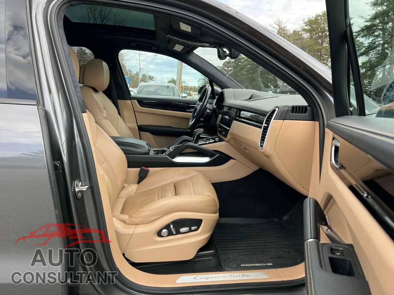 PORSCHE CAYENNE 2019 - WP1AF2AY5KDA80277