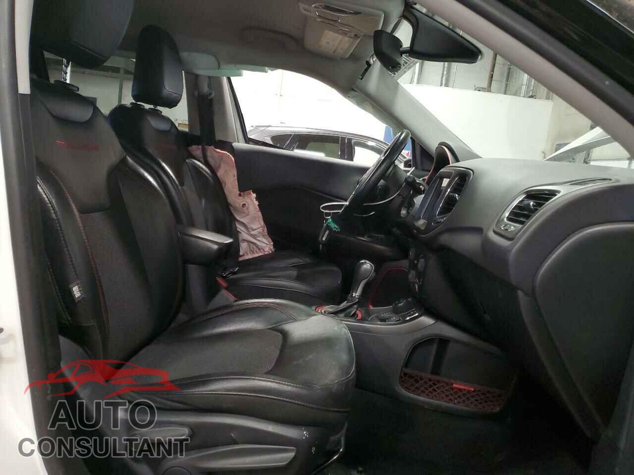 JEEP COMPASS 2019 - 3C4NJDDB9KT667905