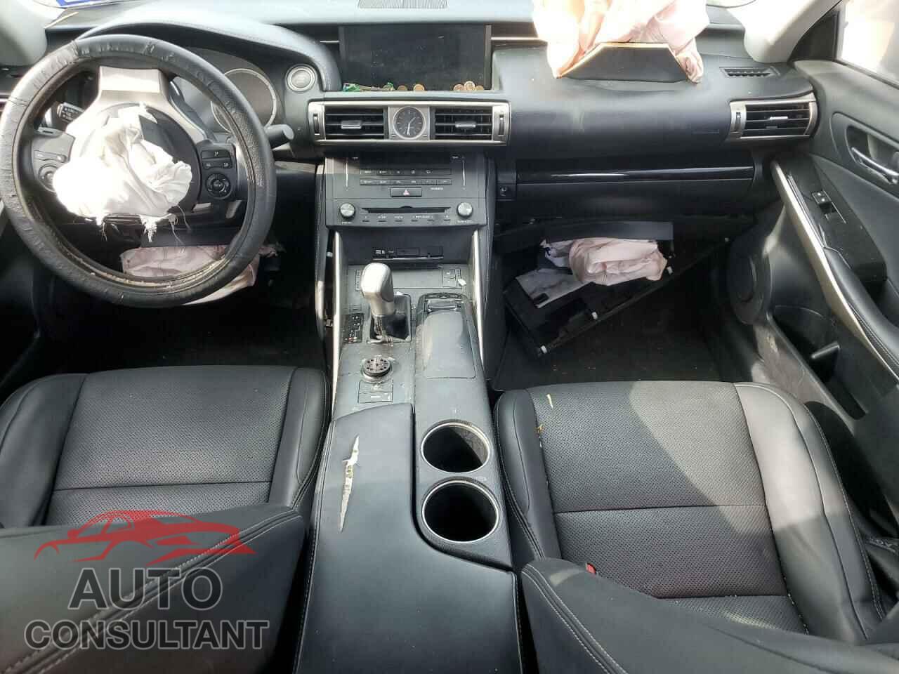 LEXUS IS 2015 - JTHBF1D22F5055603