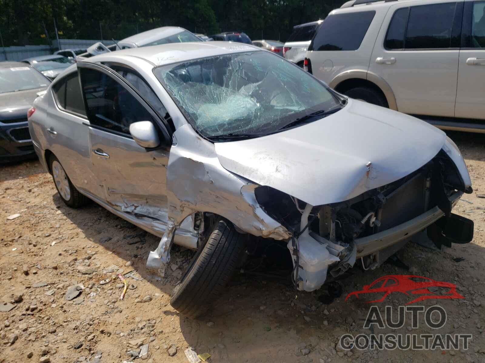 NISSAN VERSA 2018 - 3N1CN7AP1JL881768