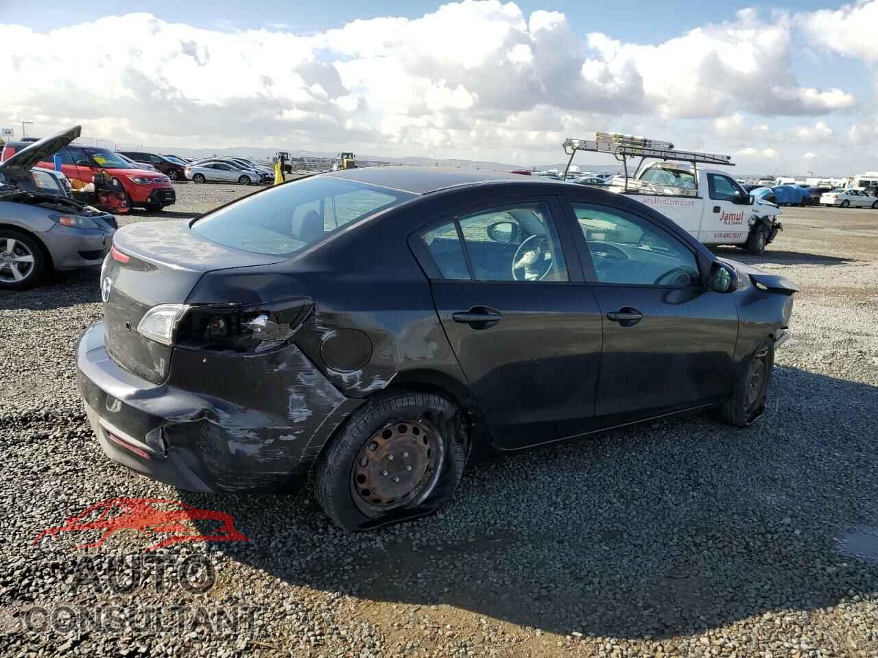 MAZDA 3 2011 - JM1BL1UG7B1383039