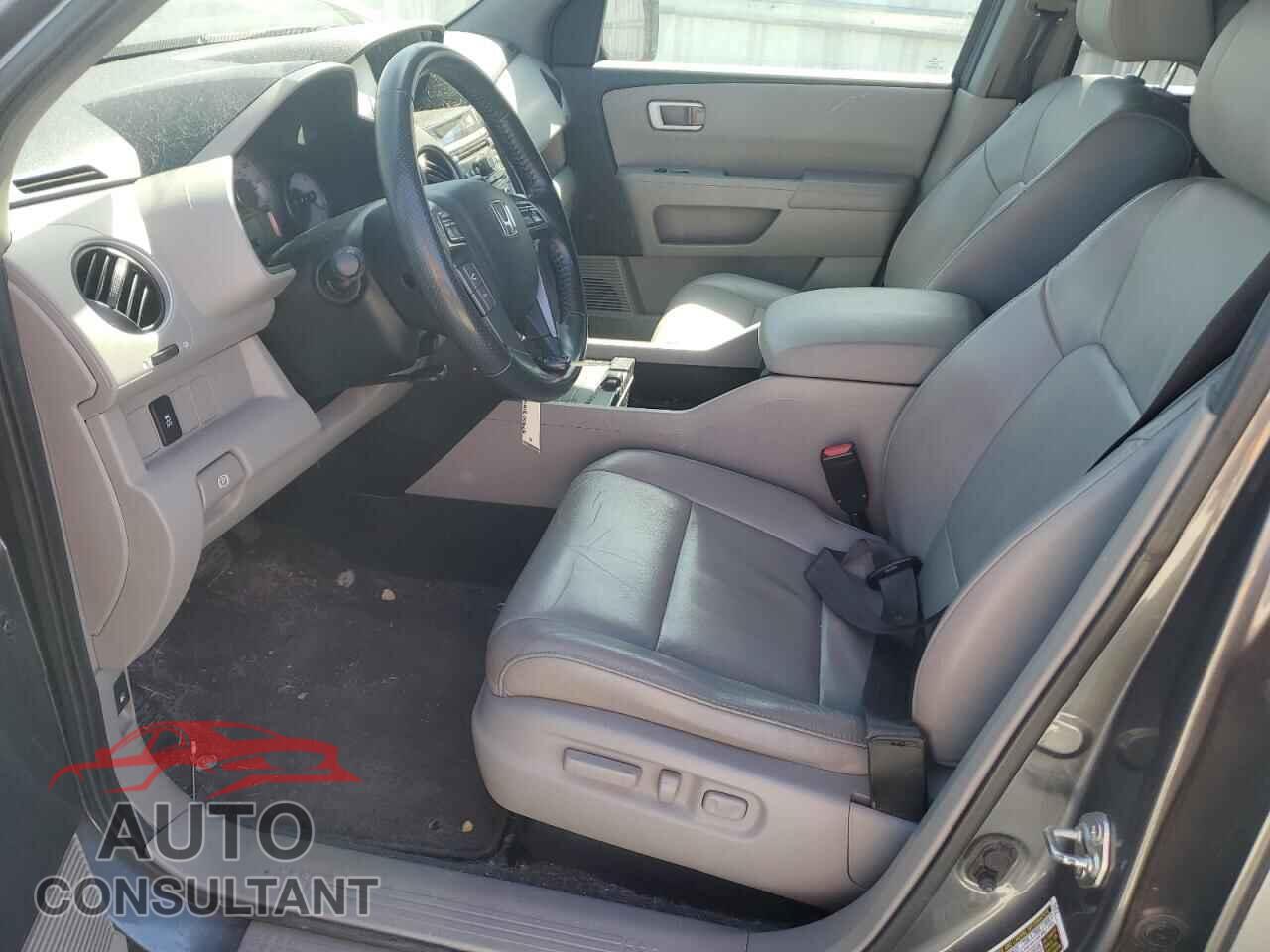 HONDA PILOT 2013 - 5FNYF4H56DB035545