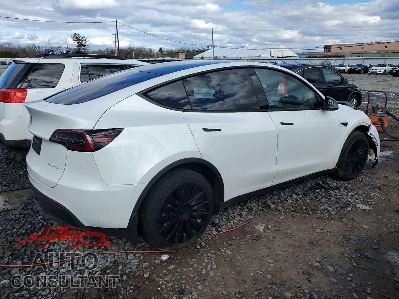 TESLA MODEL Y 2023 - 7SAYGDEE8PF756832