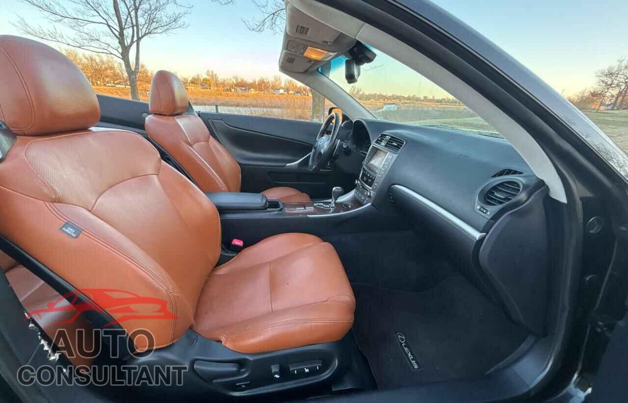 LEXUS IS 2011 - JTHFF2C2XB2518852