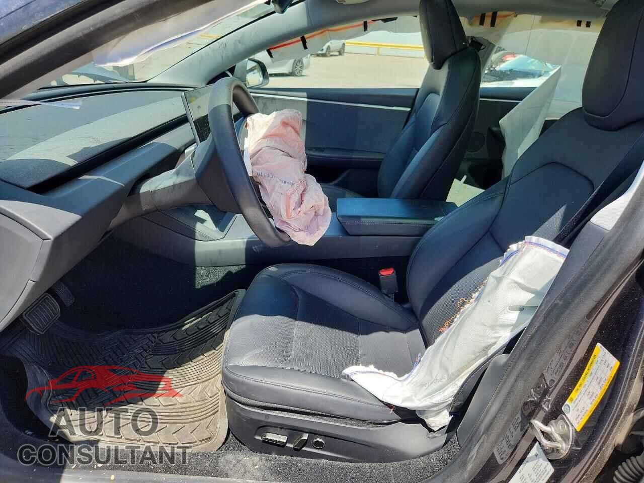 TESLA MODEL 3 2024 - 5YJ3E1EA3RF784713