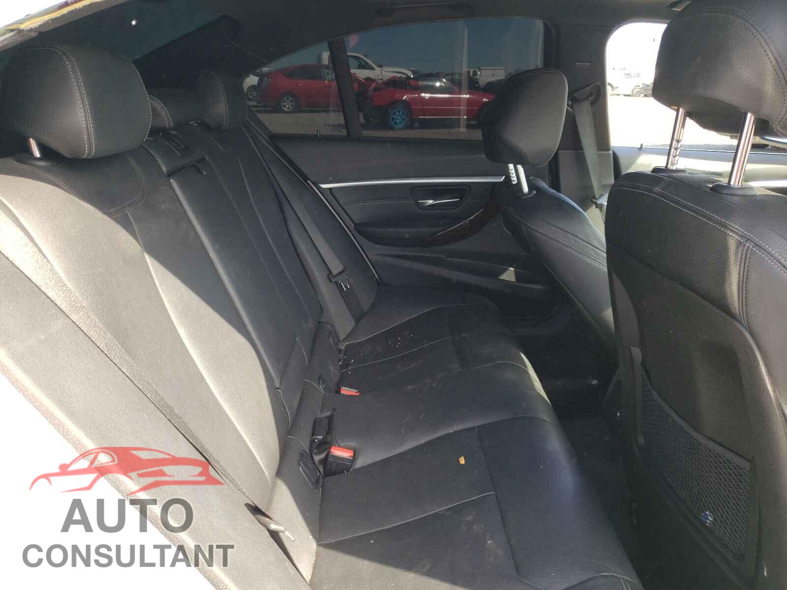 BMW 3 SERIES 2017 - WBA8E1C34HA156321