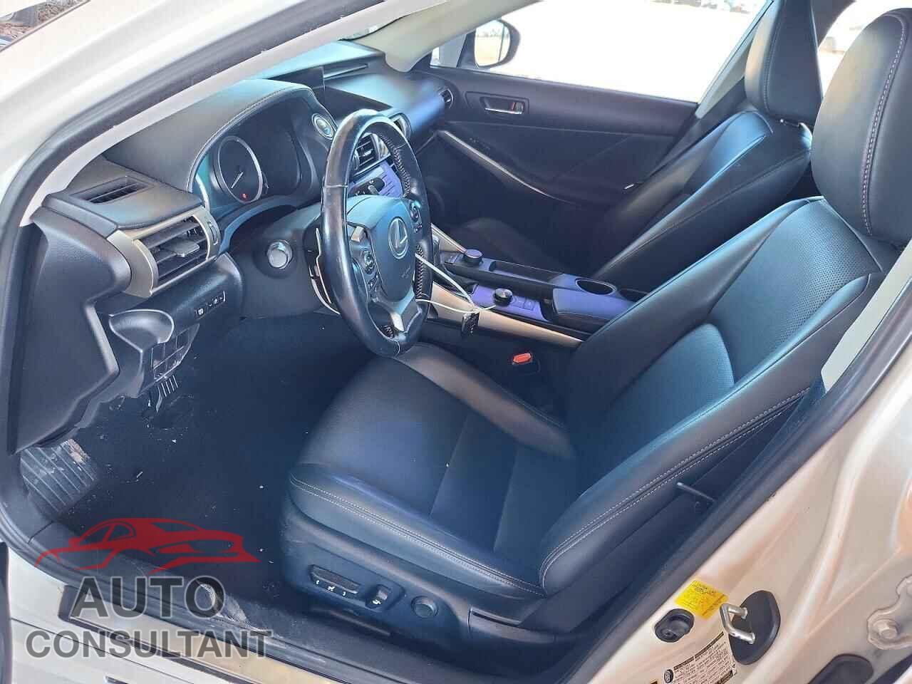LEXUS IS 2016 - JTHBA1D21G5011429