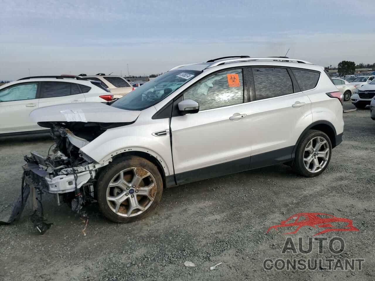 FORD ESCAPE 2017 - 1FMCU9J98HUC11644