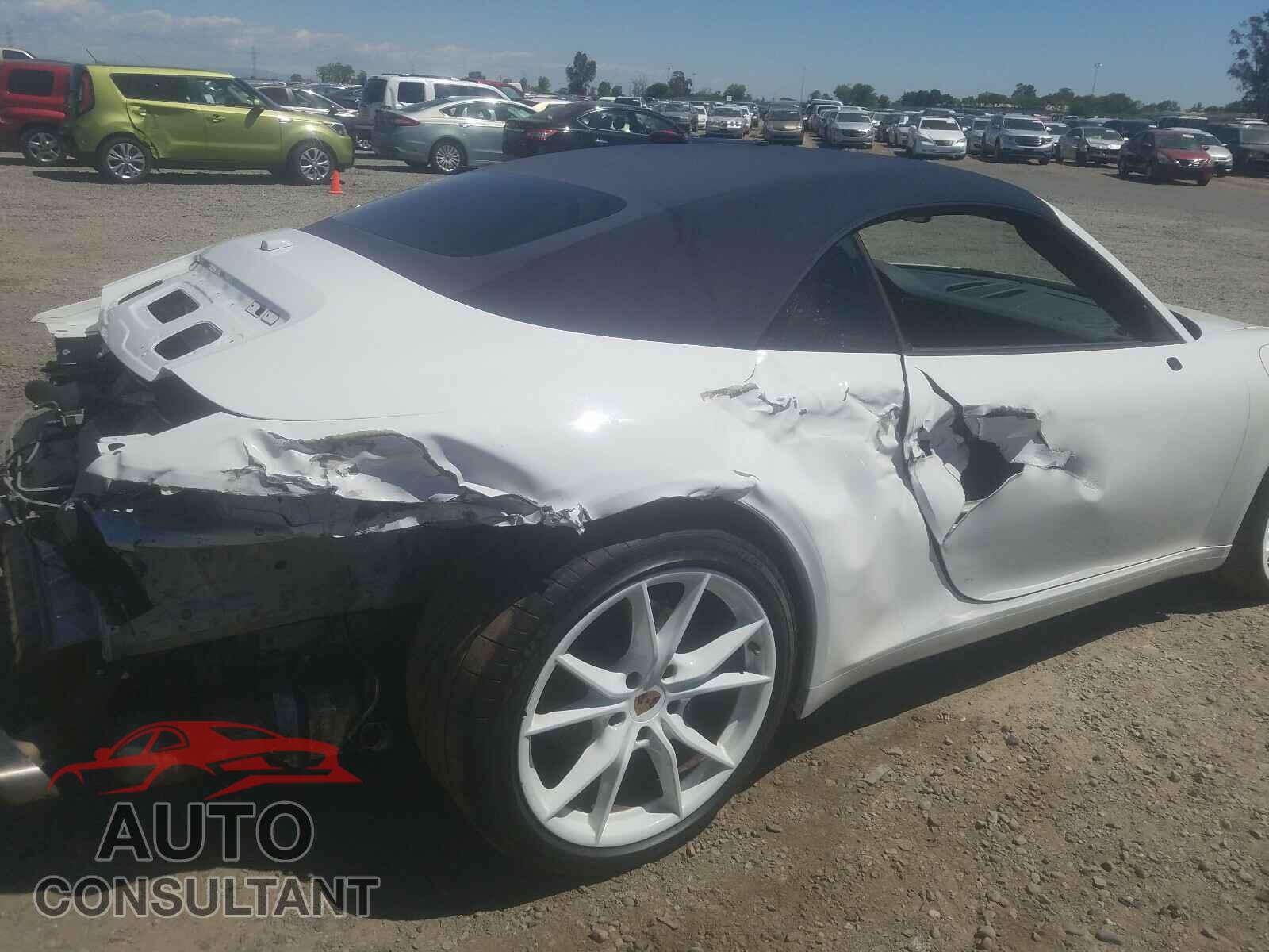 PORSCHE 911 2017 - WP0CA2A96HS142582