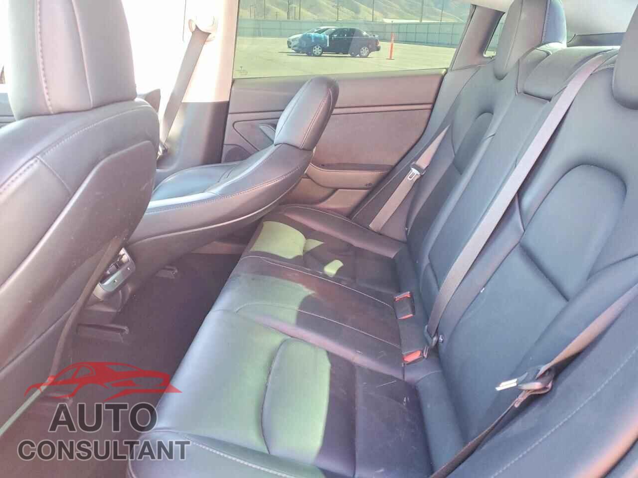 TESLA MODEL 3 2018 - 5YJ3E1EB5JF070689