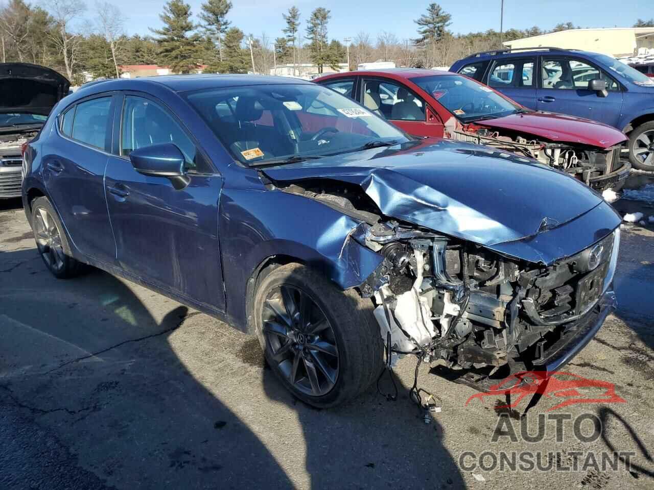 MAZDA 3 2018 - 3MZBN1L36JM274255