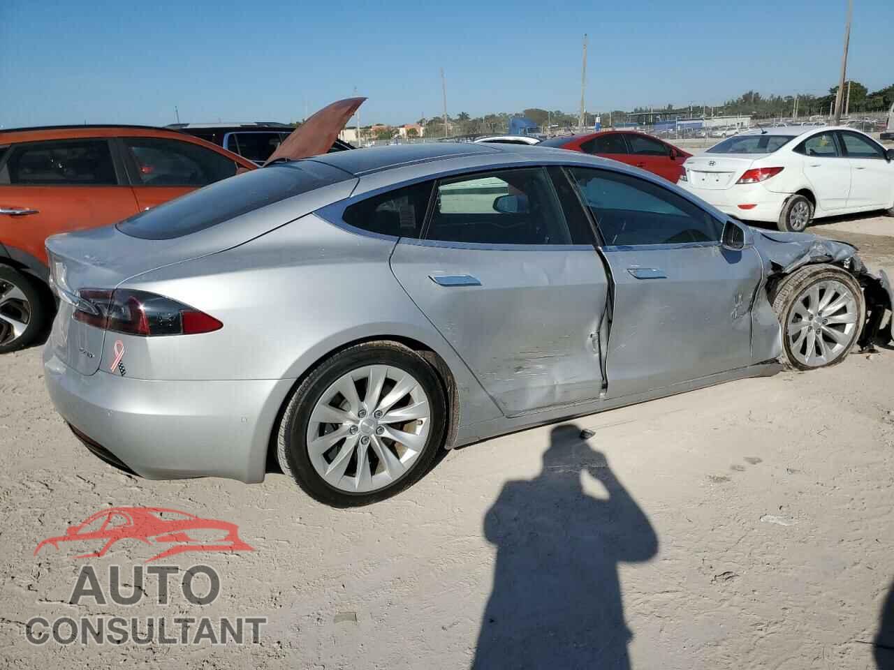 TESLA MODEL S 2018 - 5YJSA1E21JF241378