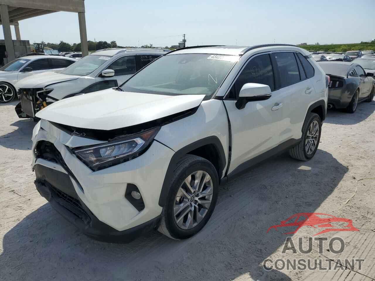 TOYOTA RAV4 2021 - 2T3C1RFV2MW108574