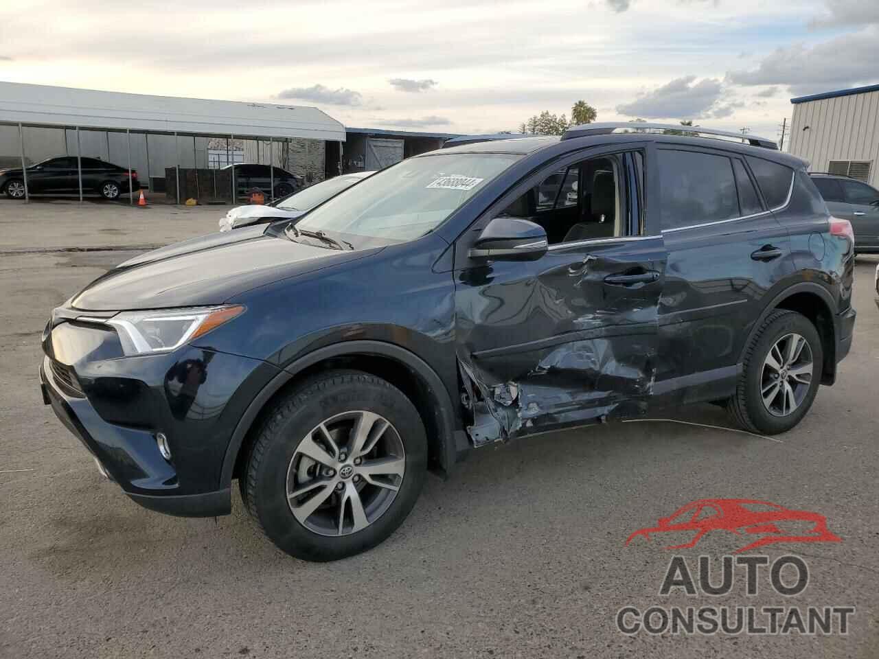 TOYOTA RAV4 2018 - JTMWFREV9JD118575