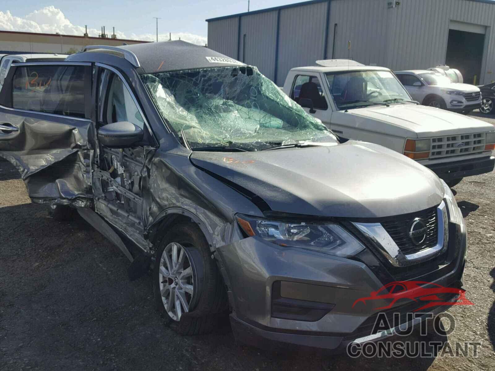 NISSAN ROGUE S 2018 - KNMAT2MT9JP508651