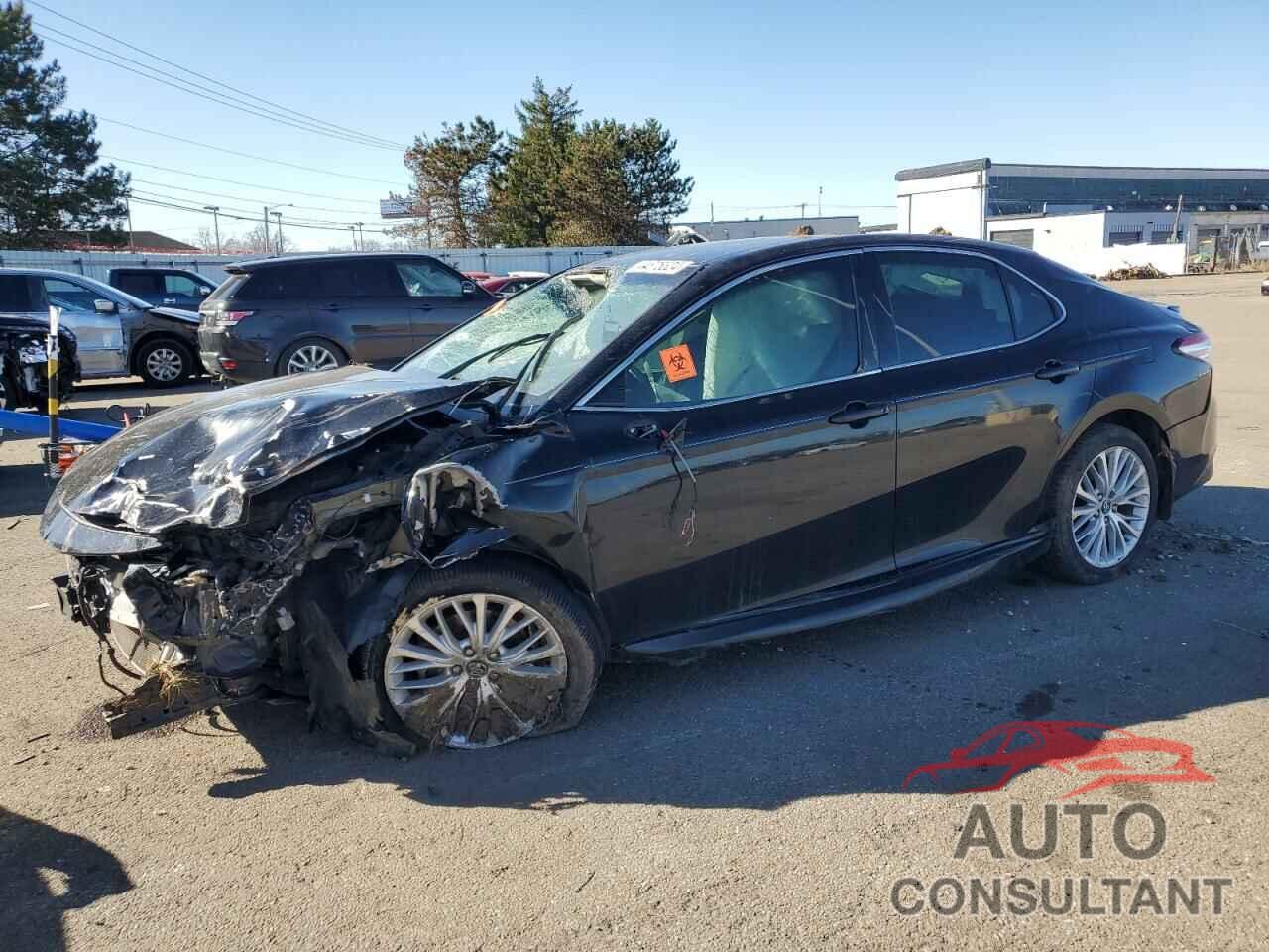 TOYOTA CAMRY 2018 - 4T1B11HK1JU051546