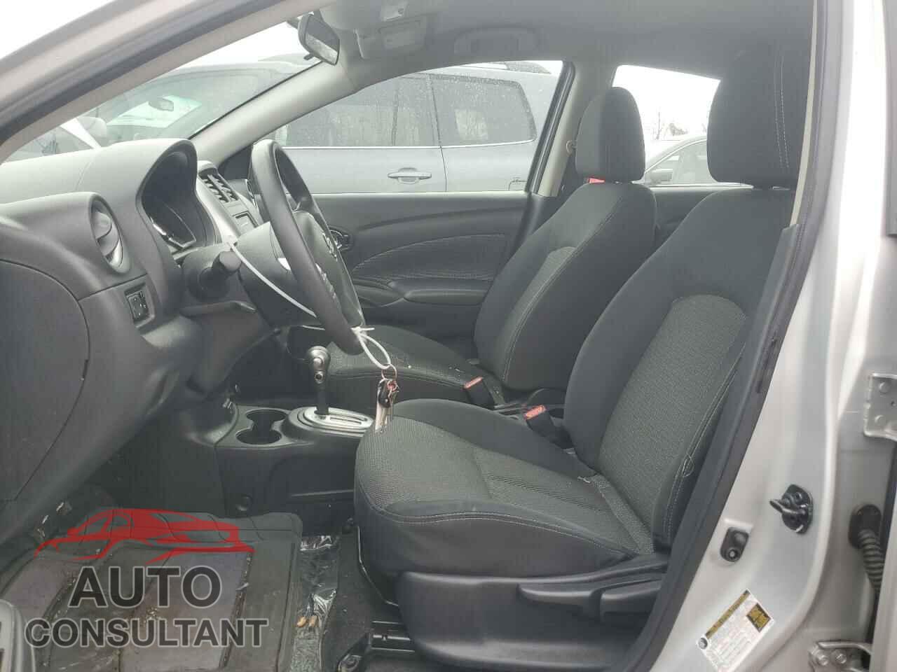 NISSAN VERSA 2019 - 3N1CN7AP3KL840463