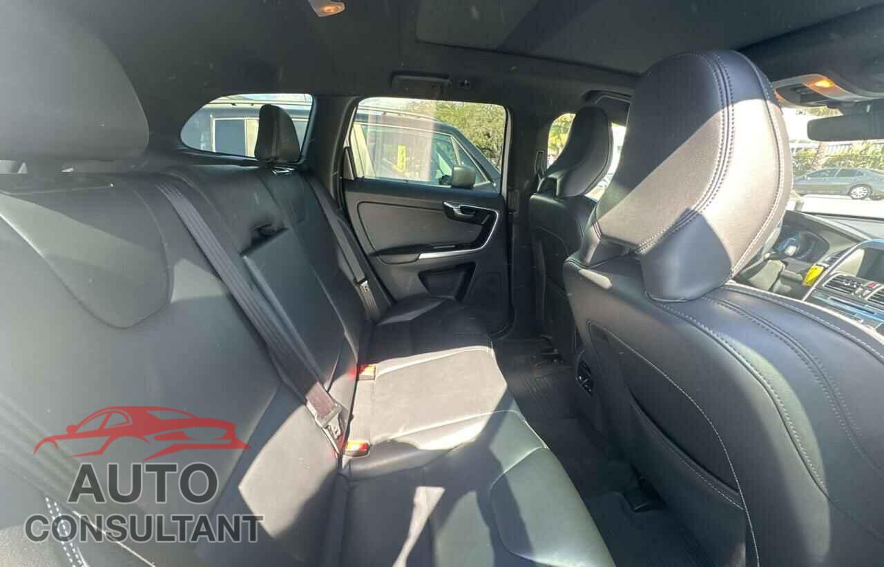 VOLVO XC60 2017 - YV449MRS8H2035952