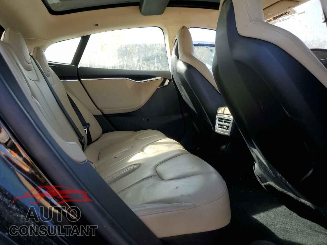 TESLA MODEL S 2013 - 5YJSA1BC8DFP10158