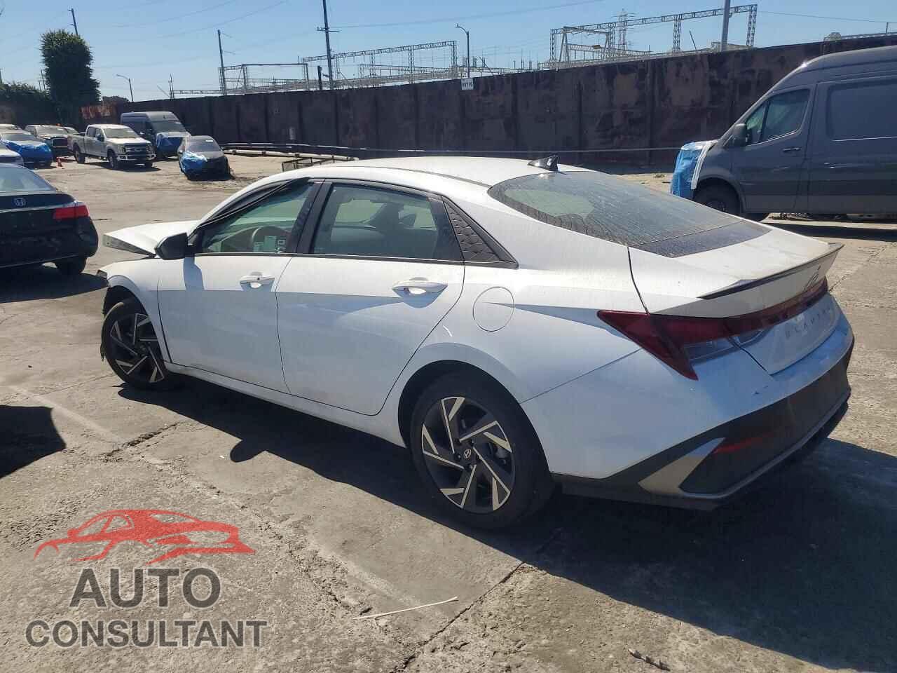 HYUNDAI ELANTRA 2025 - KMHLM4DG6SU007722