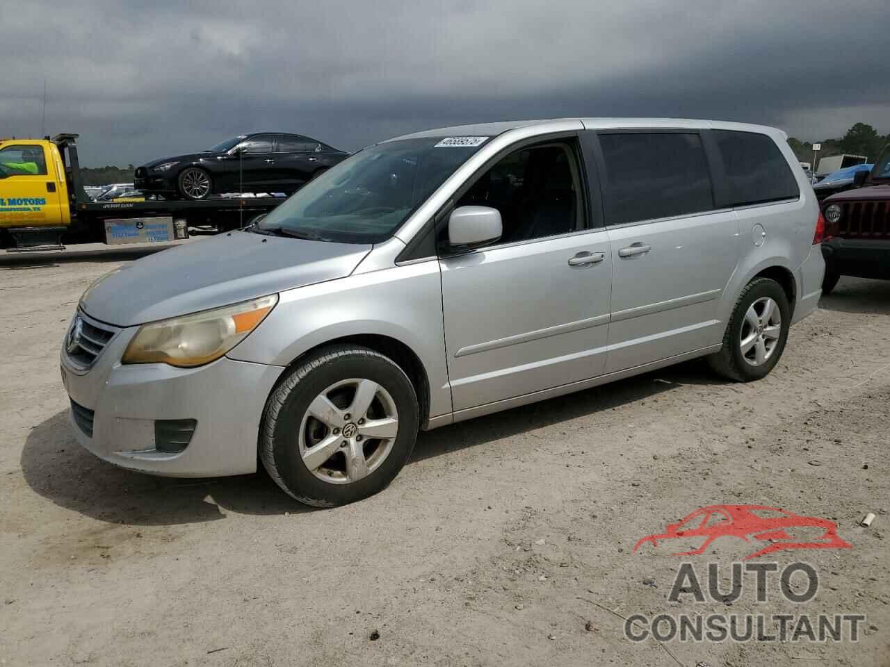 VOLKSWAGEN ROUTAN 2010 - 2V4RW3D10AR407761