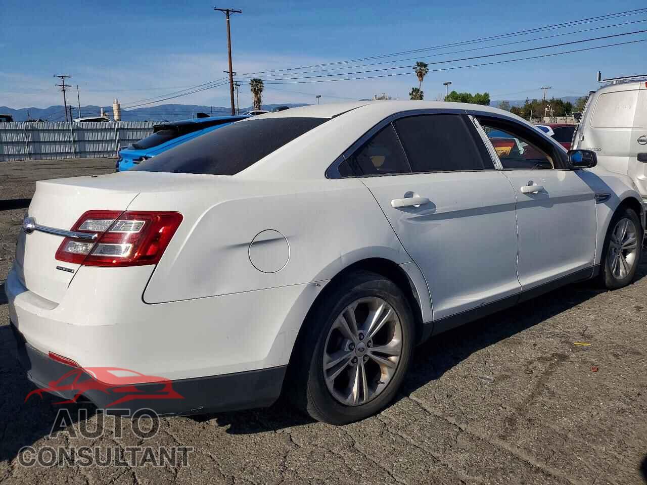 FORD TAURUS 2019 - 1FAHP2D84KG106946