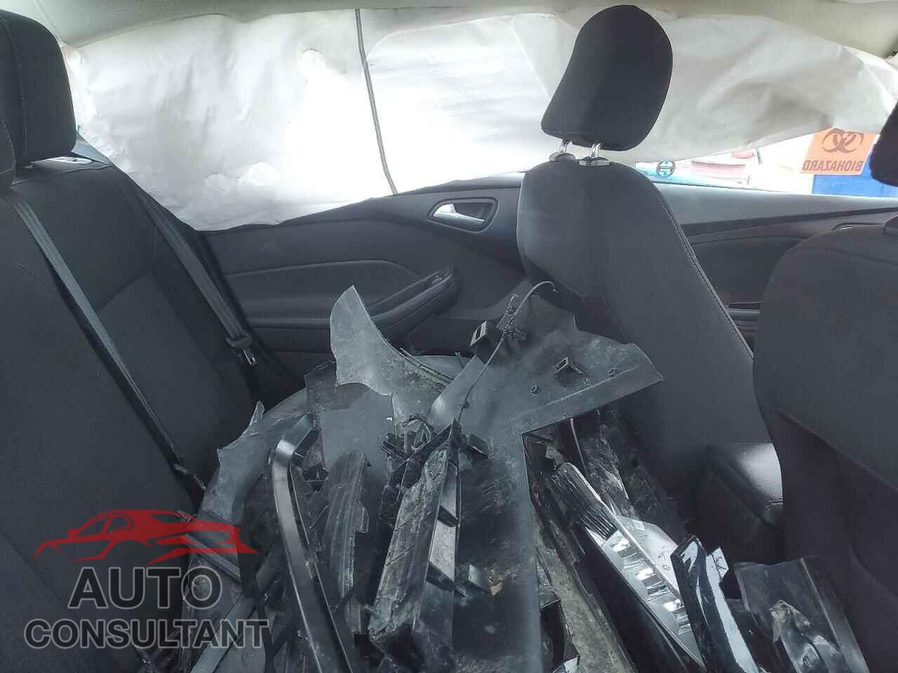 FORD FOCUS 2016 - 1FADP3F2XGL349172
