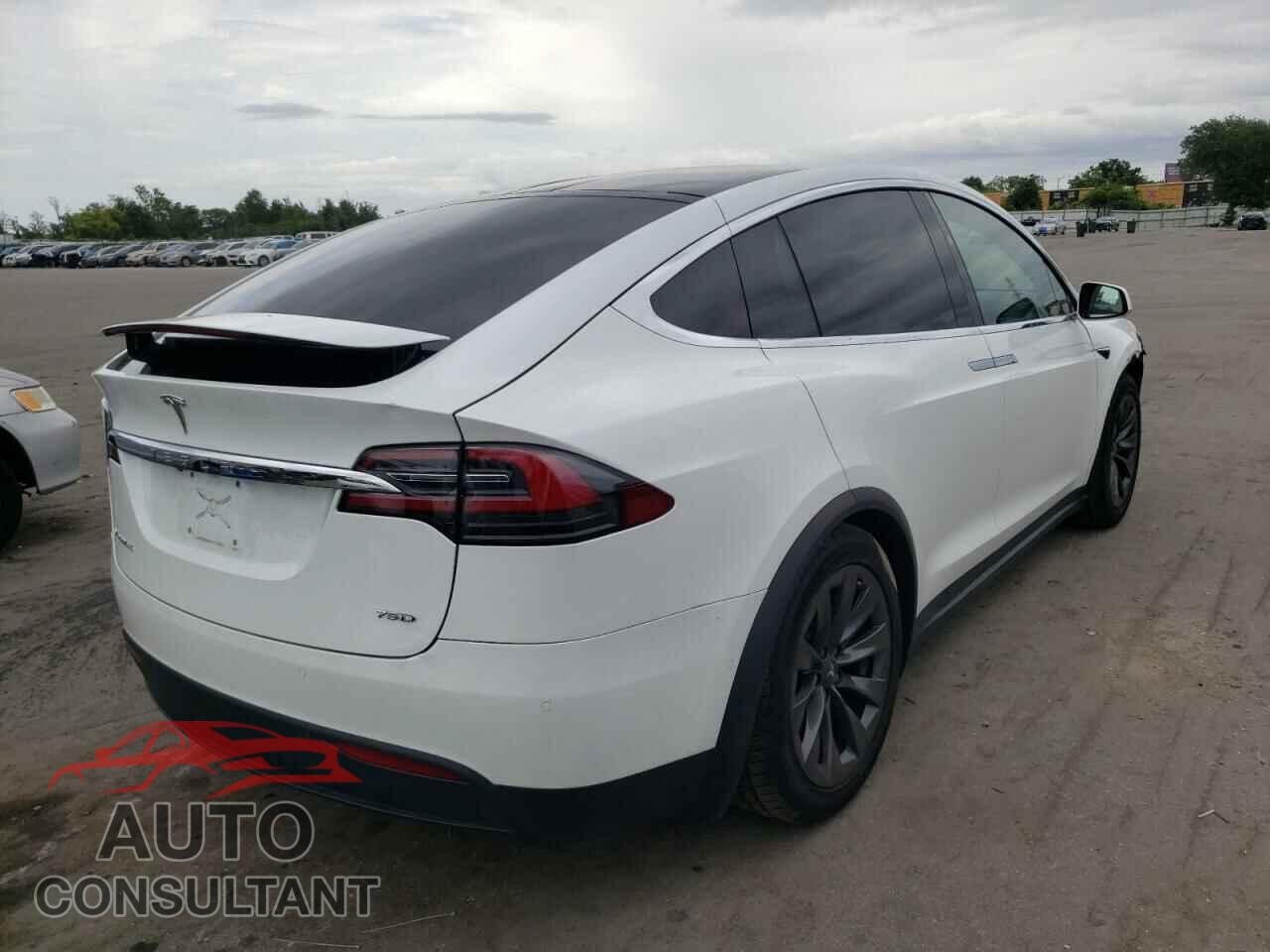 TESLA MODEL X 2018 - 5YJXCBE21JF099992