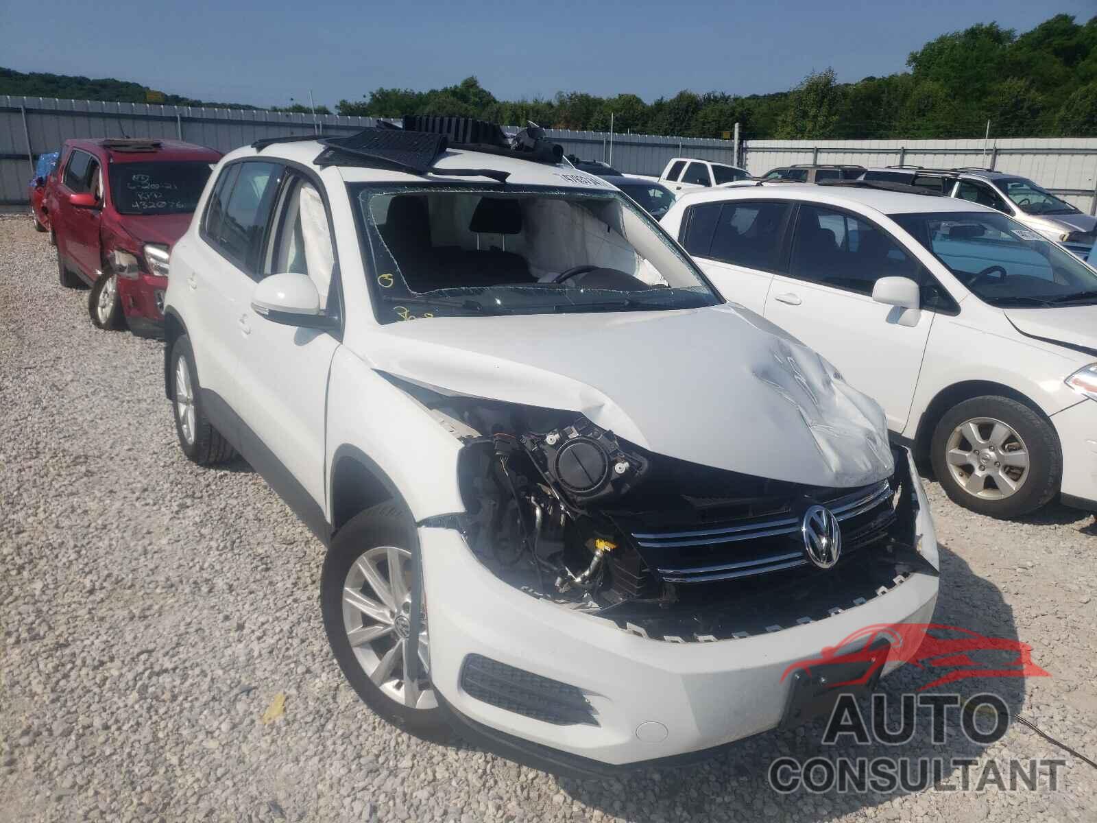 VOLKSWAGEN TIGUAN 2017 - WVGBV7AX5HK048670