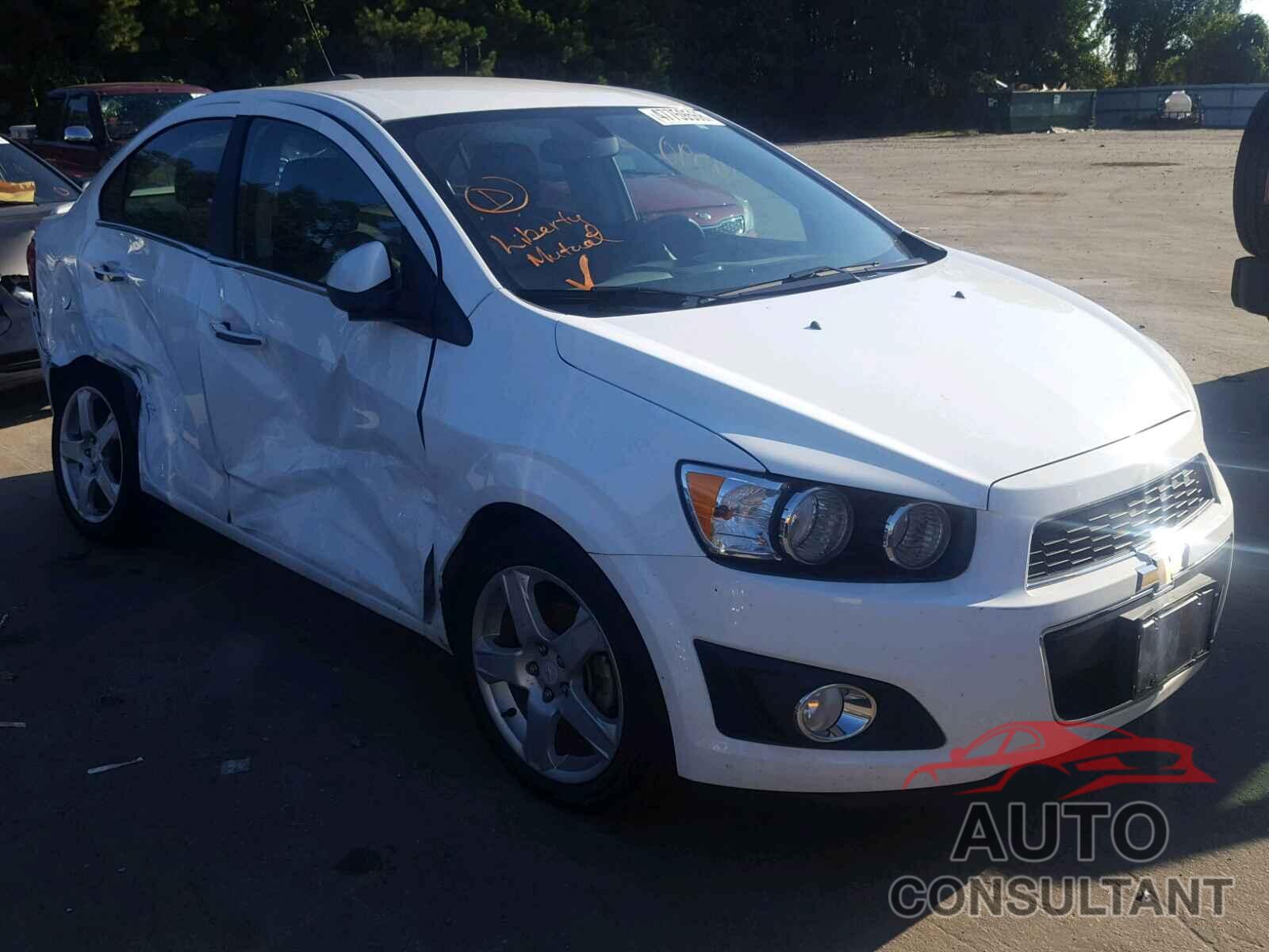 CHEVROLET SONIC 2016 - 1G1JE5SBXG4157645