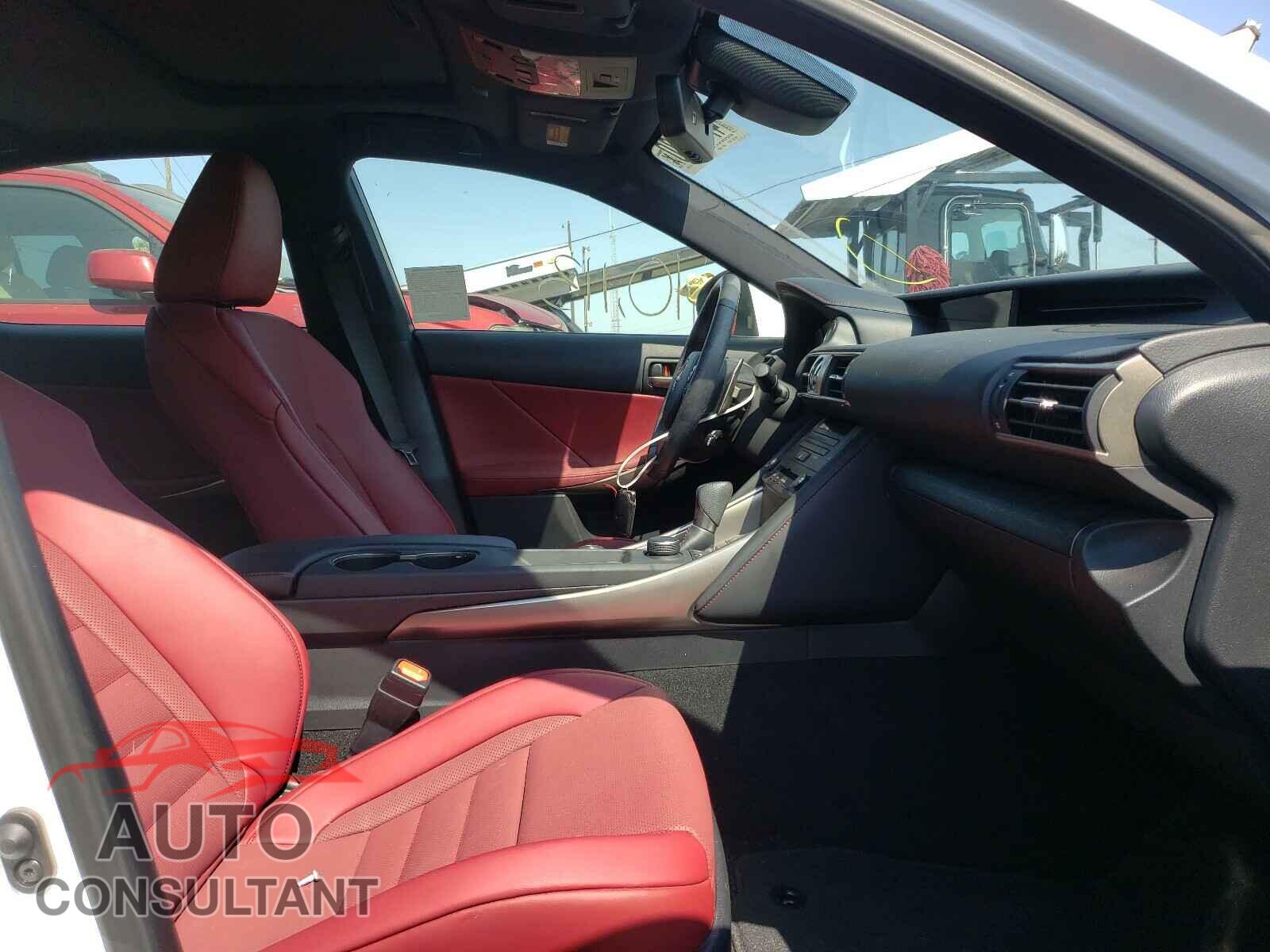 LEXUS IS 2019 - JTHBA1D25K5093755