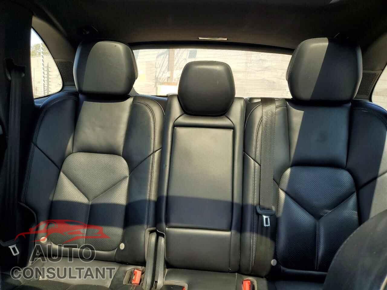PORSCHE CAYENNE 2015 - WP1AF2A2XFLA41935