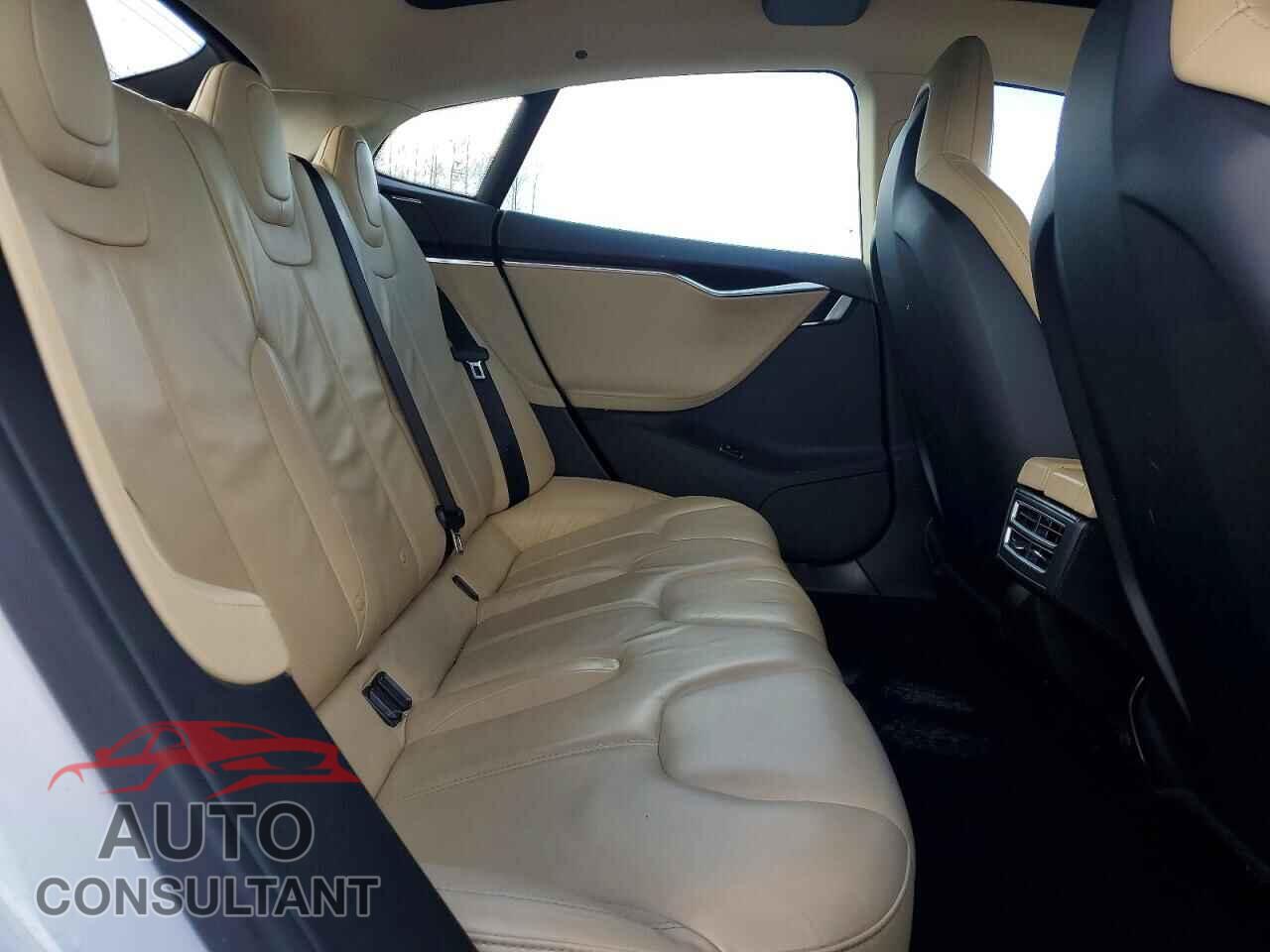 TESLA MODEL S 2013 - 5YJSA1AC8DFP10940