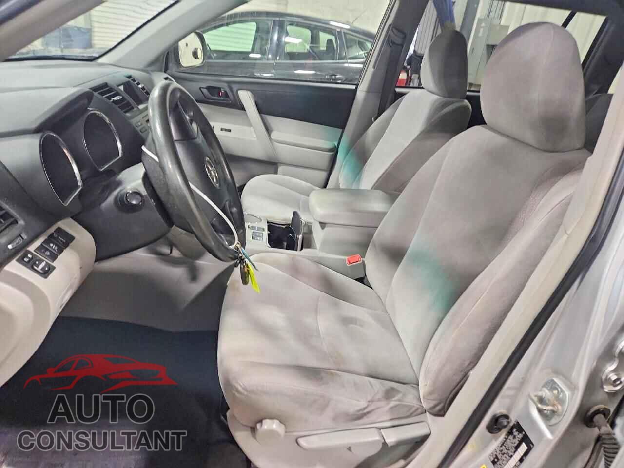 TOYOTA HIGHLANDER 2012 - 5TDBK3EH8CS123744