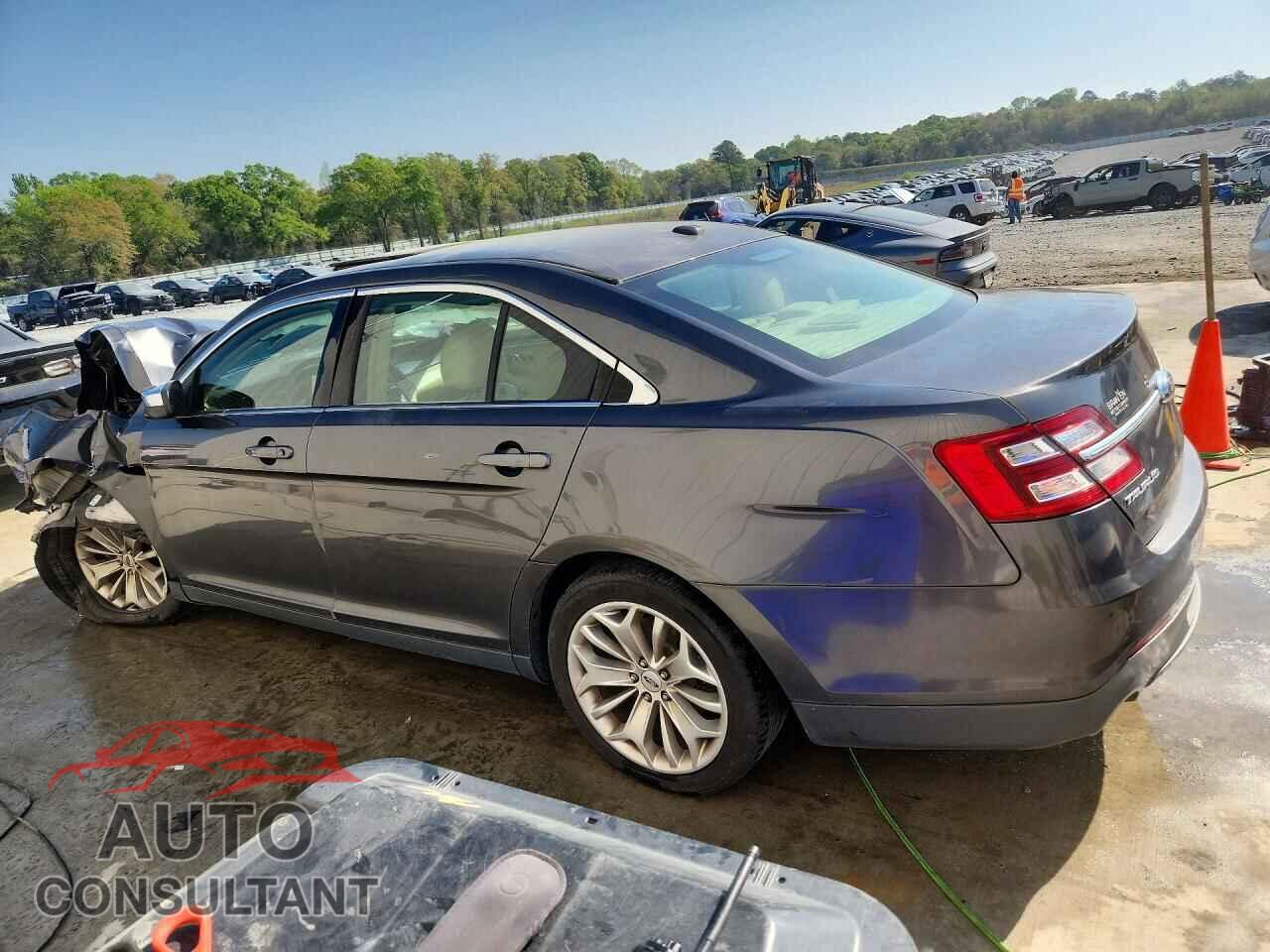 FORD TAURUS 2018 - 1FAHP2F89JG101527