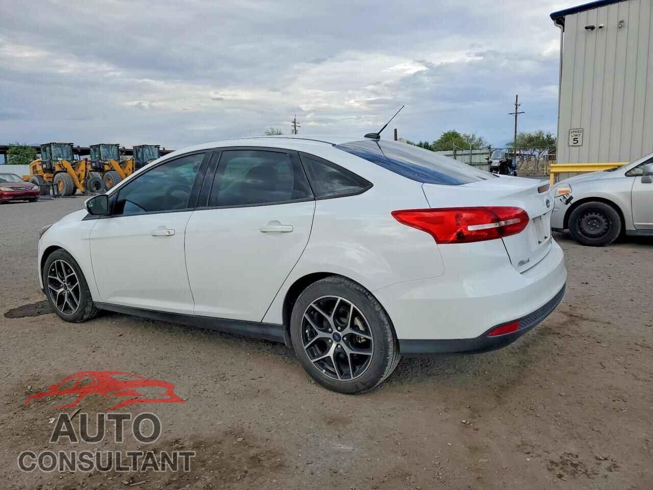 FORD FOCUS 2017 - 1FADP3FE7HL277617