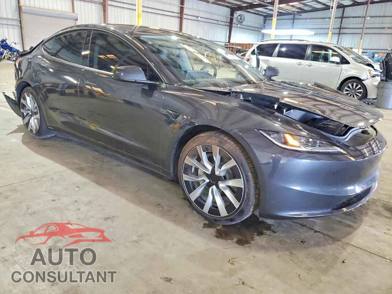 TESLA MODEL 3 2025 - 5YJ3E1EA4SF904878