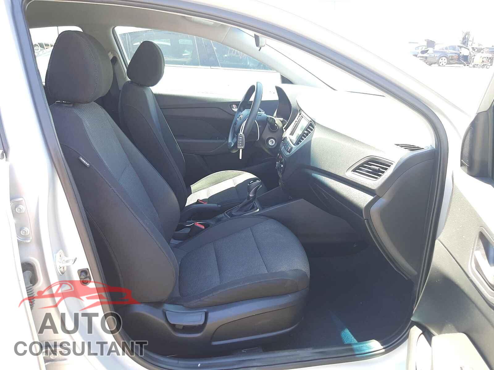 HYUNDAI ACCENT 2018 - 3KPC24A33JE032196