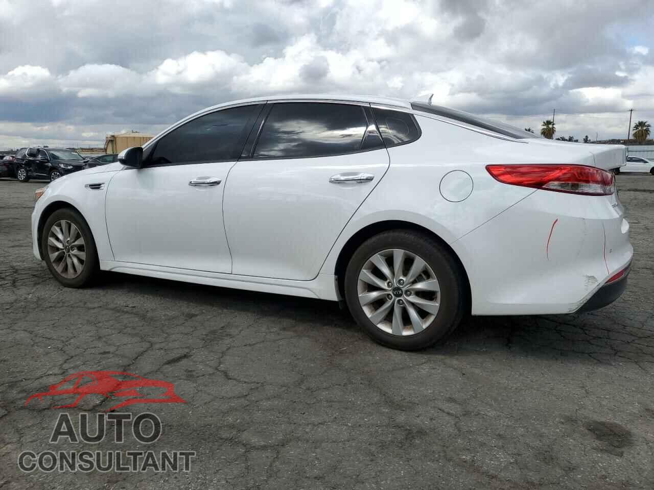 KIA OPTIMA 2018 - 5XXGU4L36JG190368
