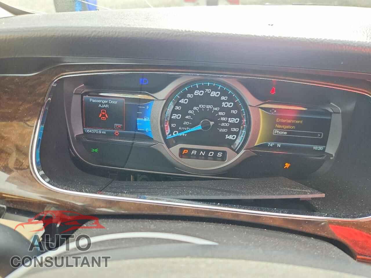 FORD TAURUS 2018 - 1FAHP2F80JG113274