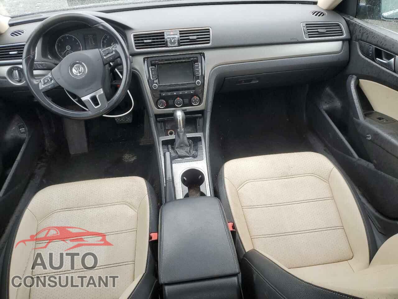 VOLKSWAGEN PASSAT 2014 - 1VWBT7A31EC104548