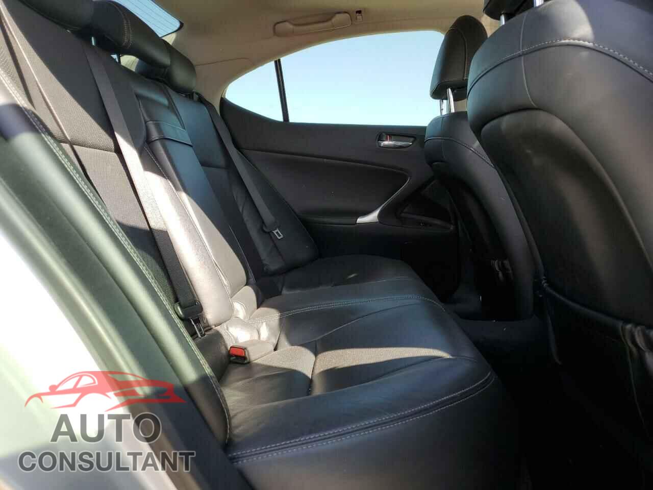 LEXUS IS 2011 - JTHBF5C21B5153704