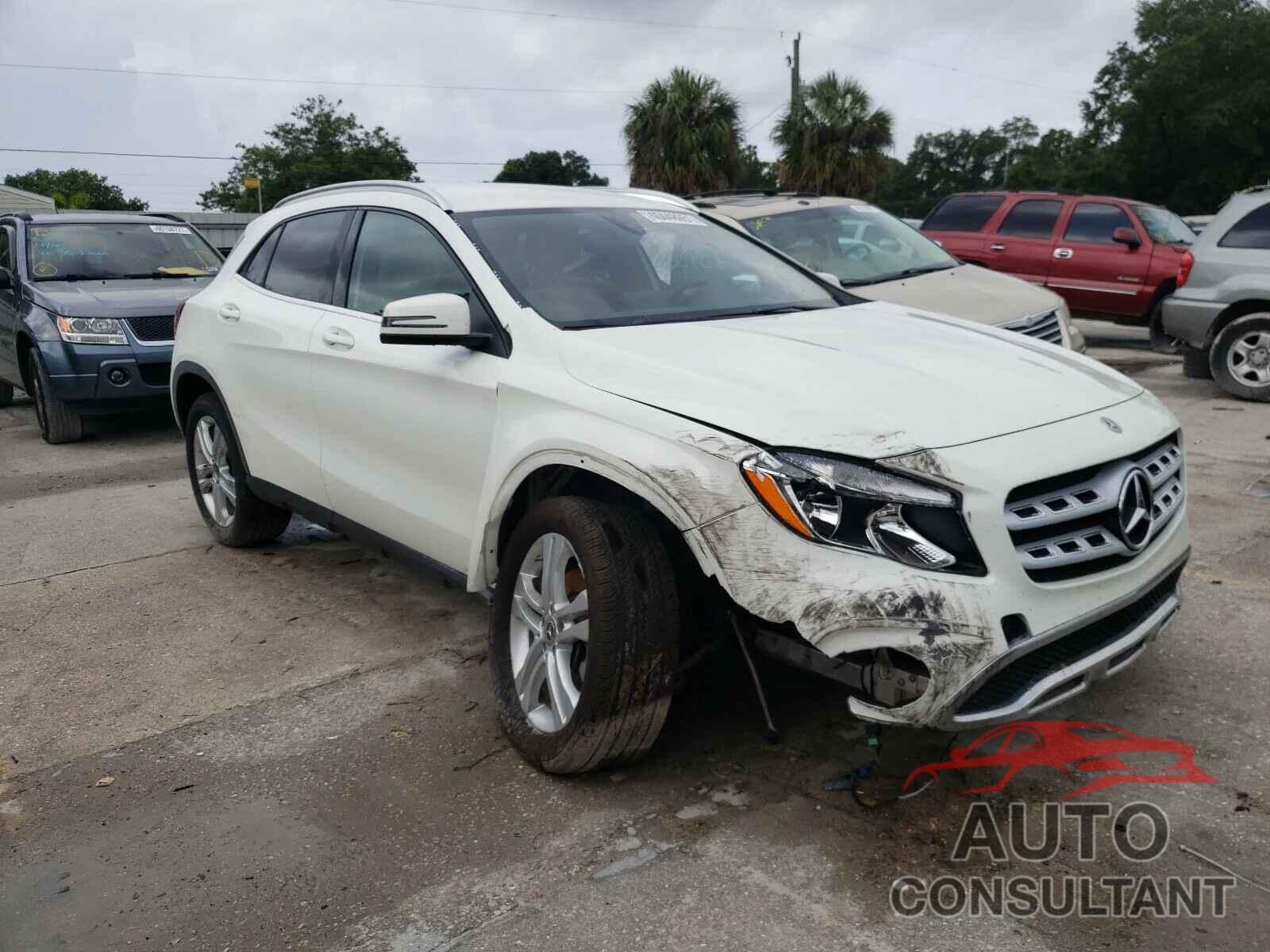 MERCEDES-BENZ GLA-CLASS 2018 - WDCTG4EB7JJ431290