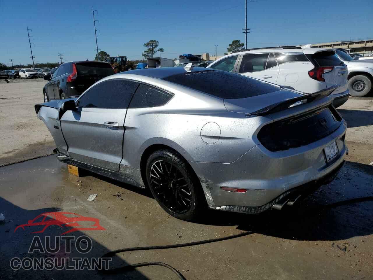 FORD MUSTANG 2022 - 1FA6P8CF8N5111352