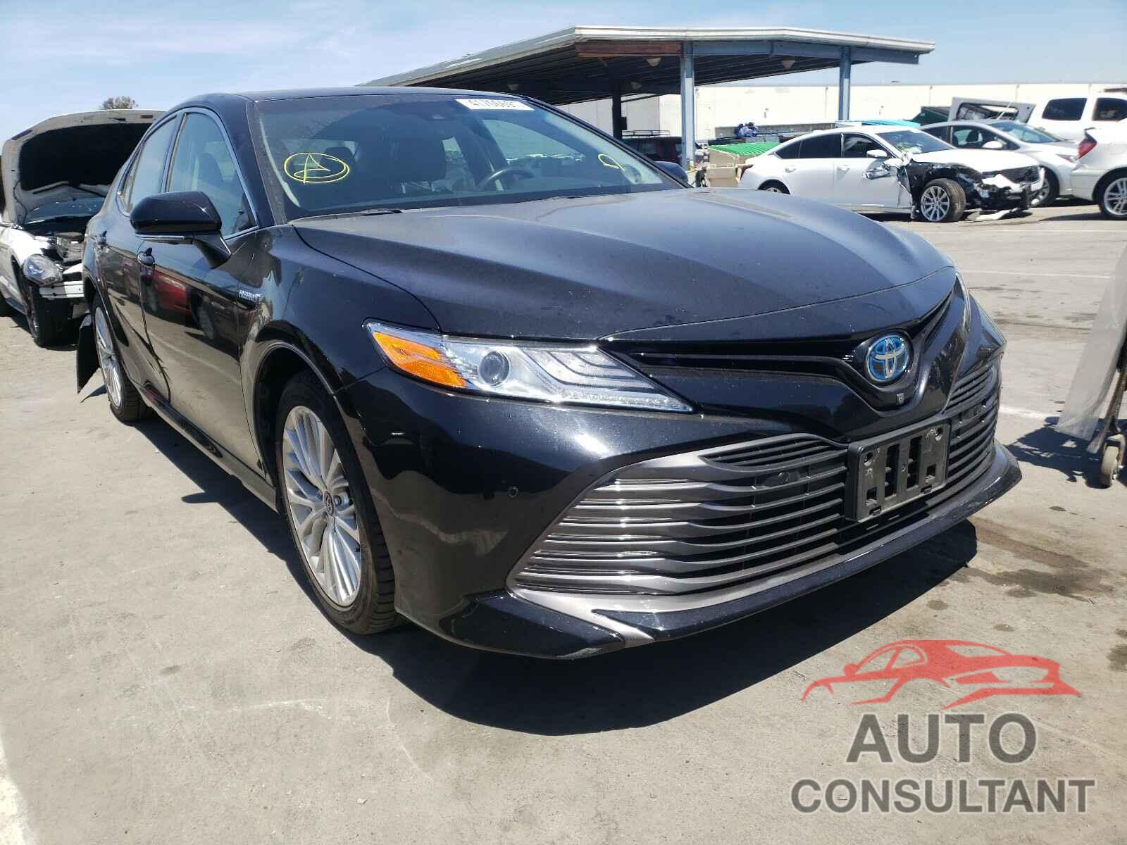 TOYOTA CAMRY 2018 - 4T1B21HK6JU002324
