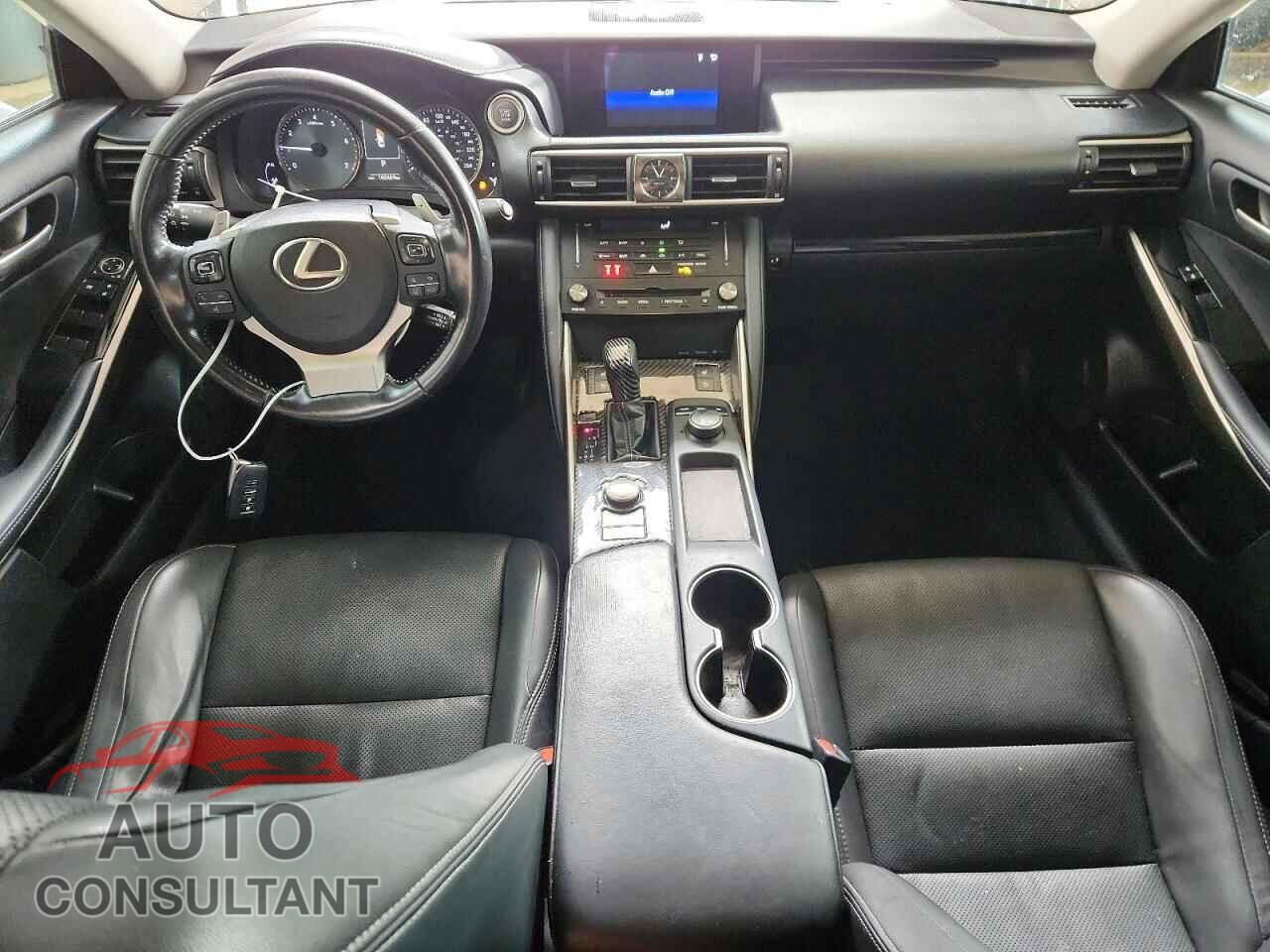LEXUS IS 2018 - JTHC81D25J5029407