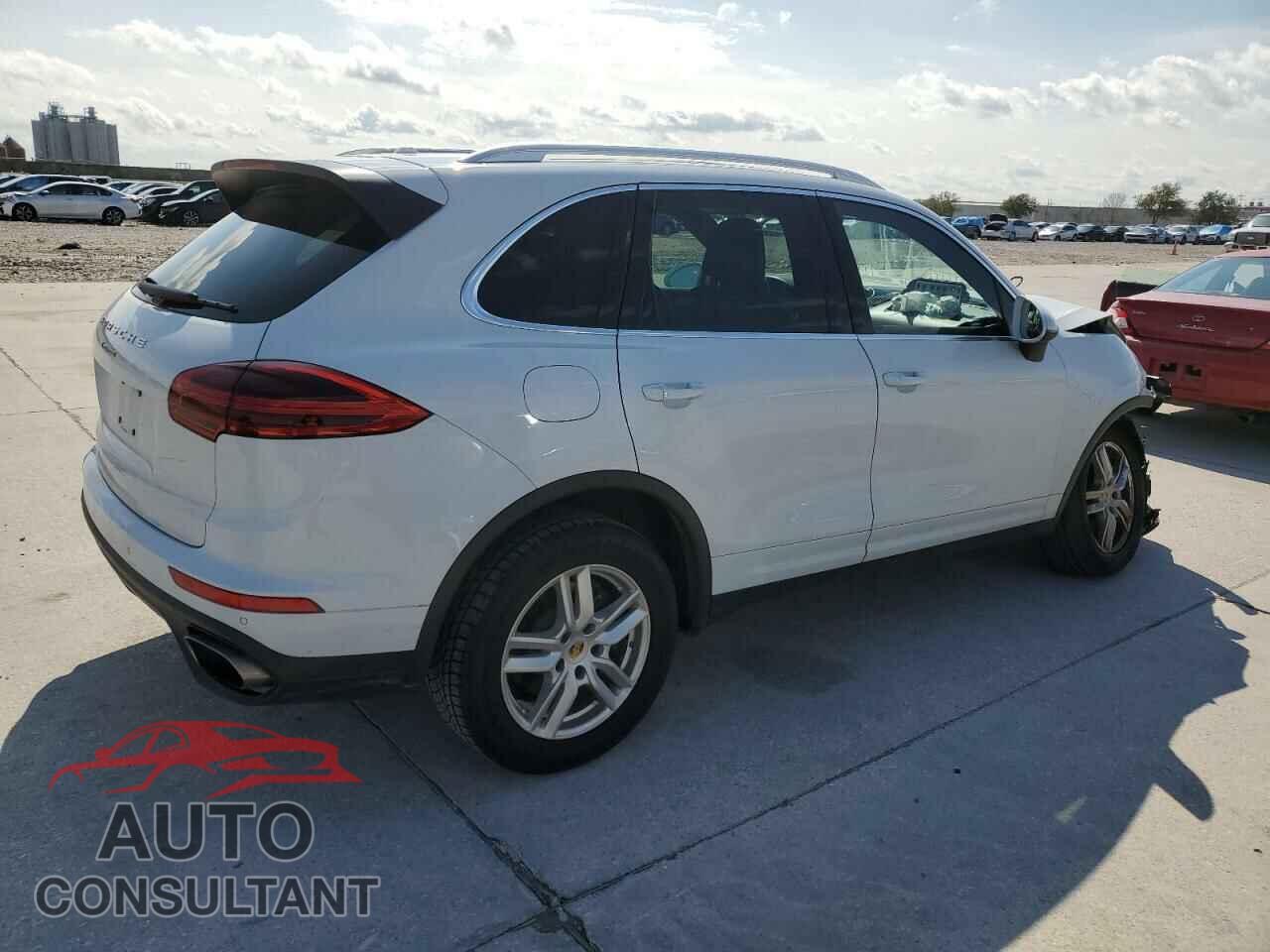 PORSCHE CAYENNE 2016 - WP1AA2A28GKA36173