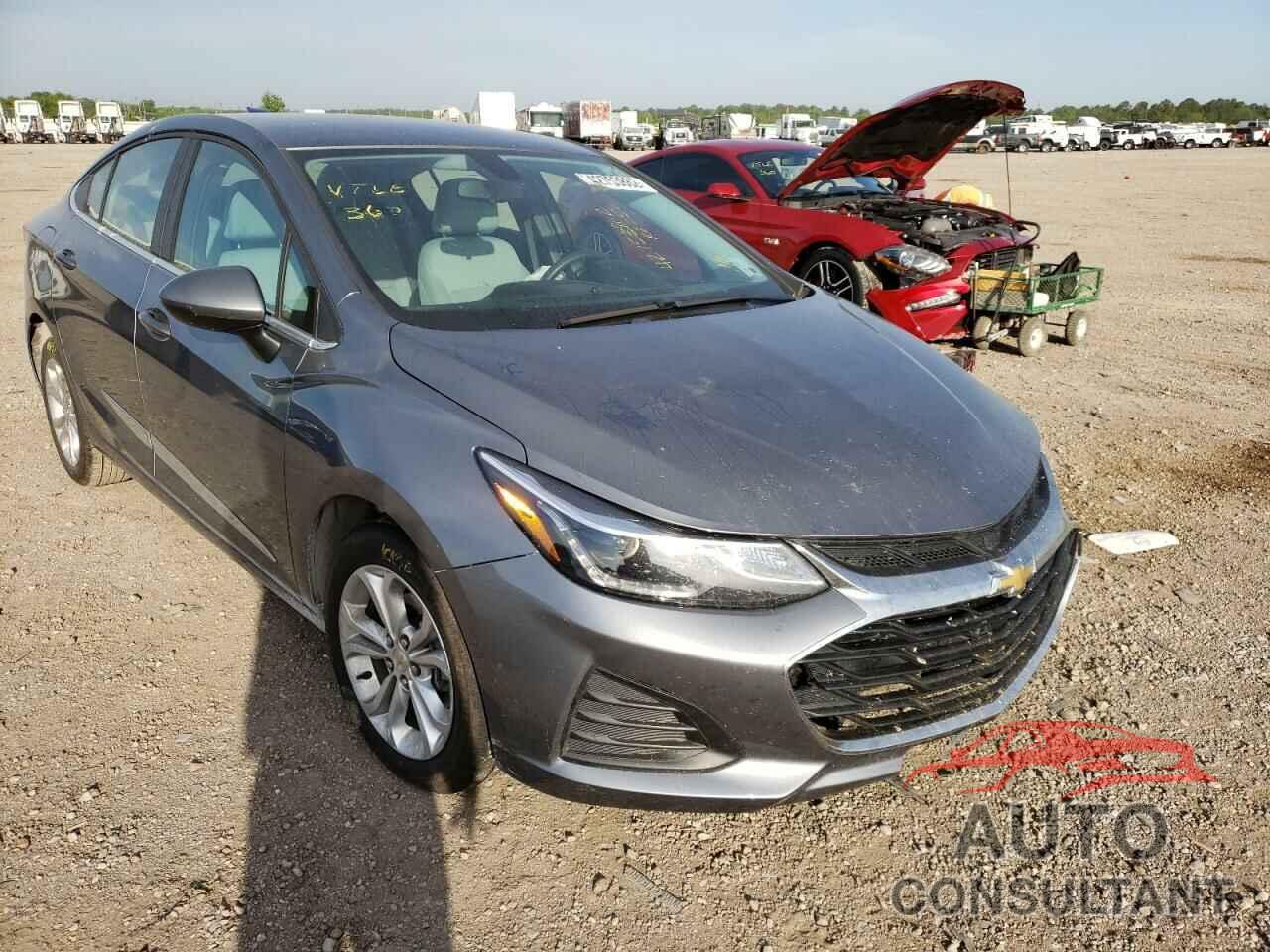 CHEVROLET CRUZE 2019 - 1G1BE5SM1K7102255
