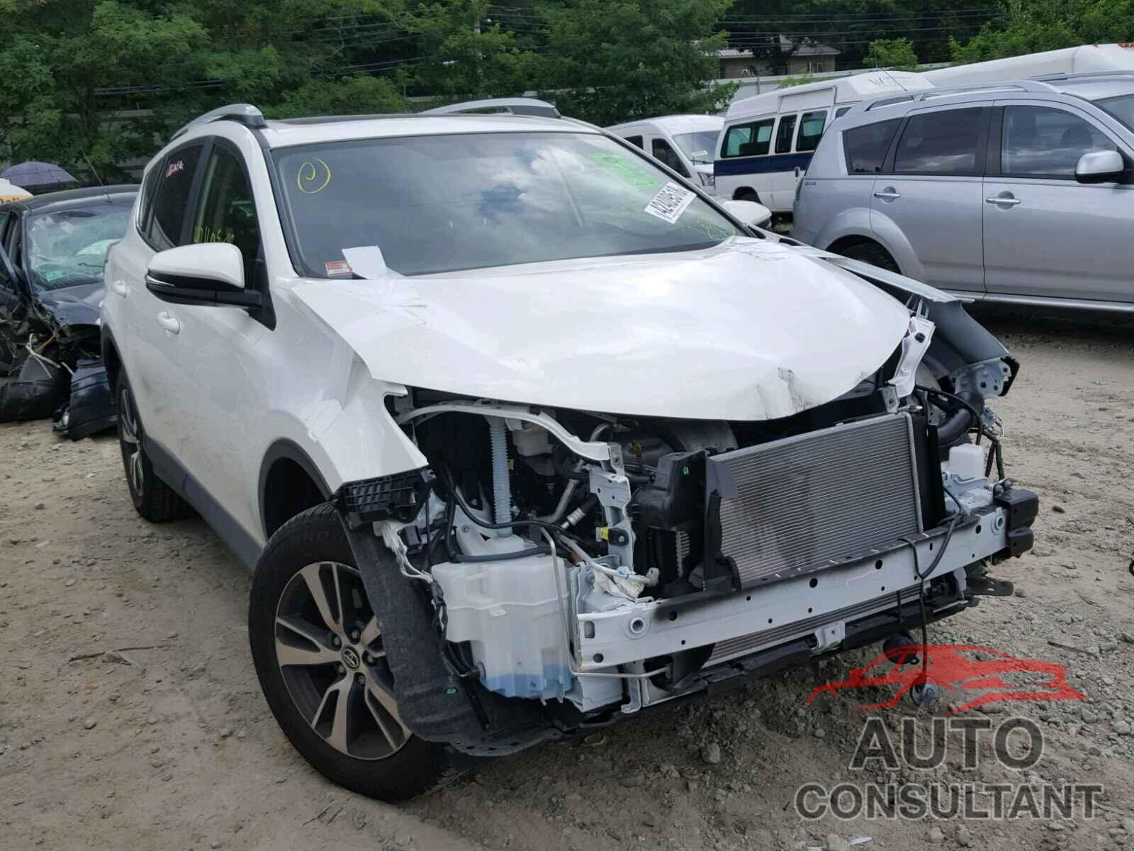 TOYOTA RAV4 XLE 2016 - JTMRFREV5GJ051562